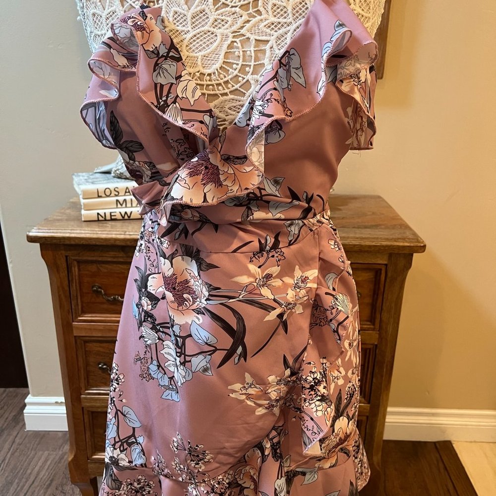 624 EUC SHEIN Floral Wrap Dress
